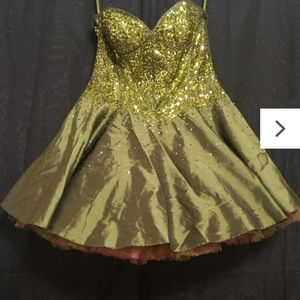 Short Cocktail Prom Dress Size Medium Green with Pink Tulle